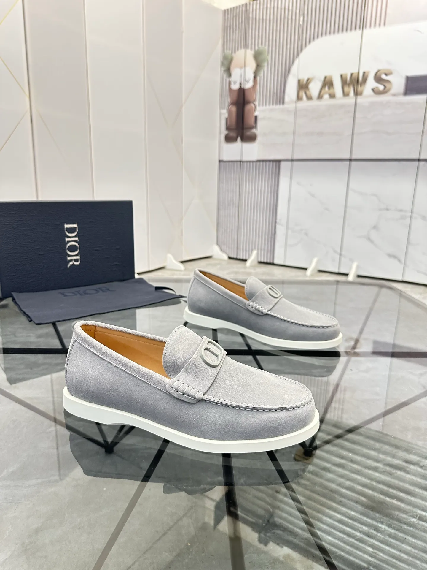 Selling men's shoes 💰: 💰P440¥ Product trademark: Dio* "Dior*" slip-on shoes Regular size: 39-44 (can be customized to 45.46) Product materials: imported nubuck leather upper, cowhide lining, original outsole. Number: 628